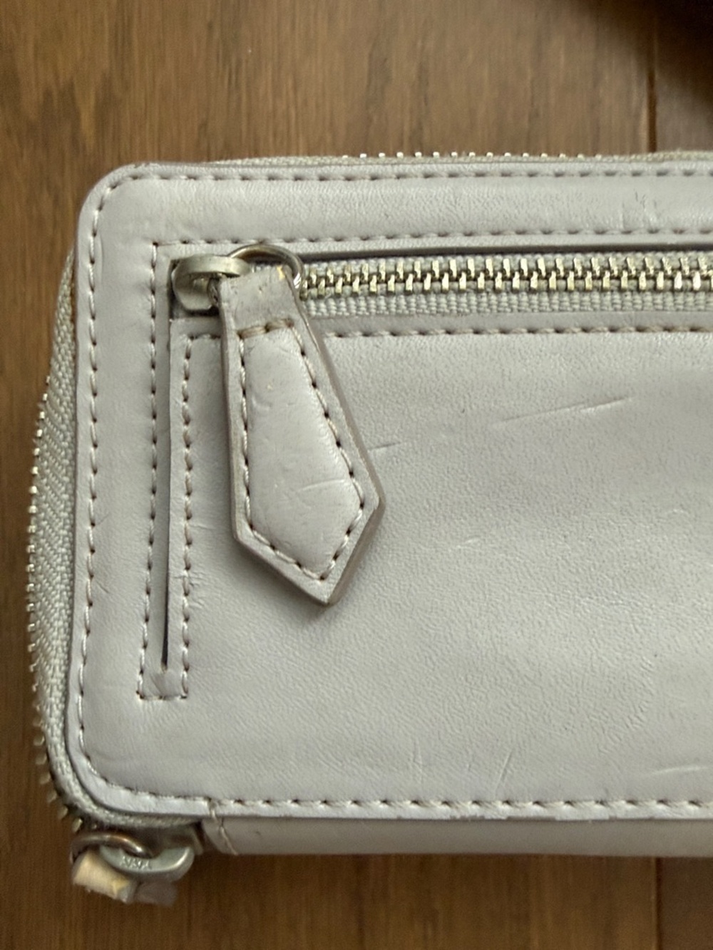 Vera Bradley Pale Gray Wristlet Clutch with Strap - Picture 4 of 5